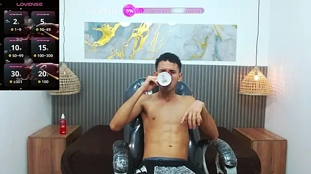 Snapshot of JDWhite18 chatting on February 23, 2:42 am JDWhite18 online show from February 23, 2:42 am