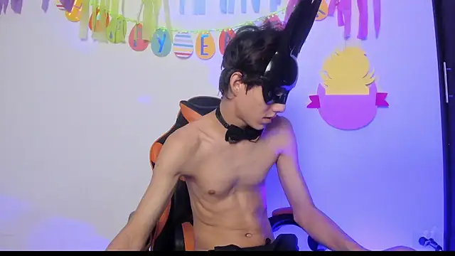 Senpai Lover  online show from April 4, 8:17 pm