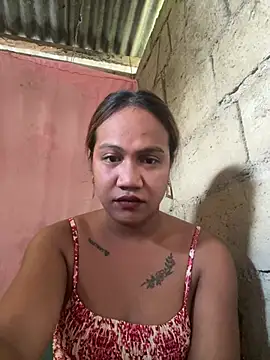 Snapshot of Queen-barbie chatting on February 23, 1:47 am Queen-barbie online show from February 23, 1:47 am