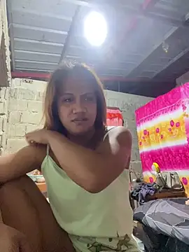 Snapshot of Queen-barbie chatting on March 3, 2:01 pm Queen-barbie online show from March 3, 2:01 pm