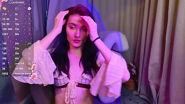 NicoleLuxe online show from May 8, 5:40 pm