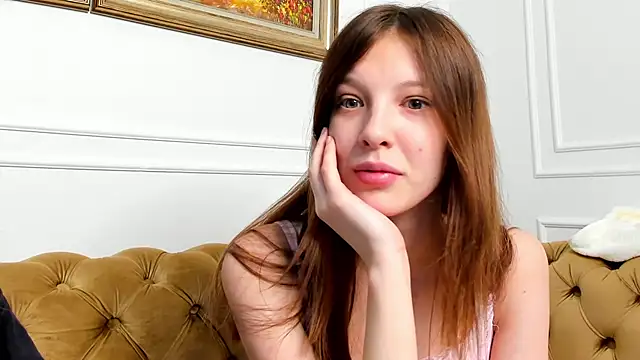 Snapshot of zerelle chatting on February 23, 8:44 am zerelle online show from February 23, 8:44 am