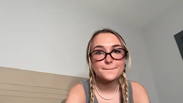 kelseyblu online show from February 4, 11:42 pm