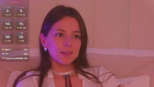 AlisseMoore online show from April 13, 6:46 pm