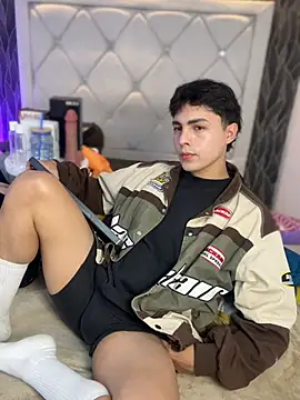 Samu Hott online show from April 10, 8:24 pm