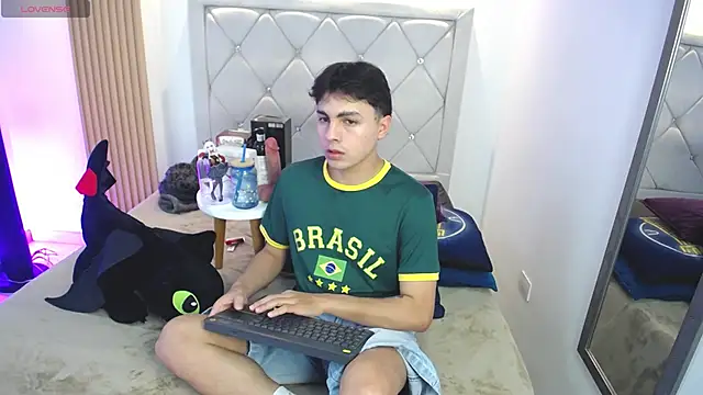 Samu Hott online show from April 21, 8:23 pm