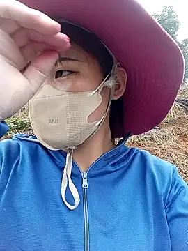 Snapshot of Anna_516 chatting on March 1, 1:40 am Anna 516 online show from March 1, 1:40 am