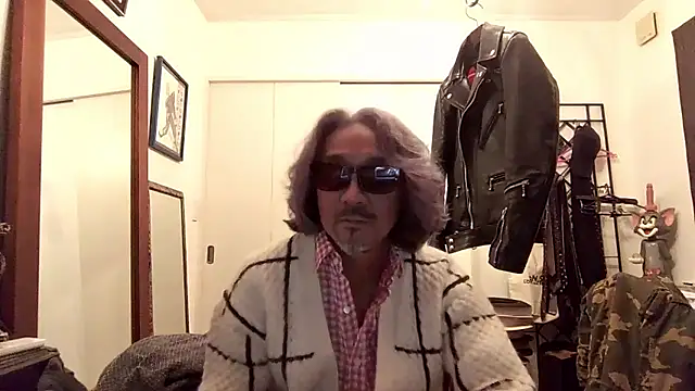 Snapshot of MtaS1 chatting on February 10, 9:02 am MtaS1 online show from February 10, 9:02 am