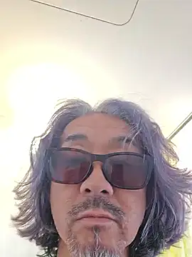 Snapshot of MtaS1 chatting on March 4, 5:57 am MtaS1 online show from March 4, 5:57 am