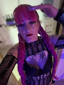 Karolaiin LS online show from February 8, 8:34 pm