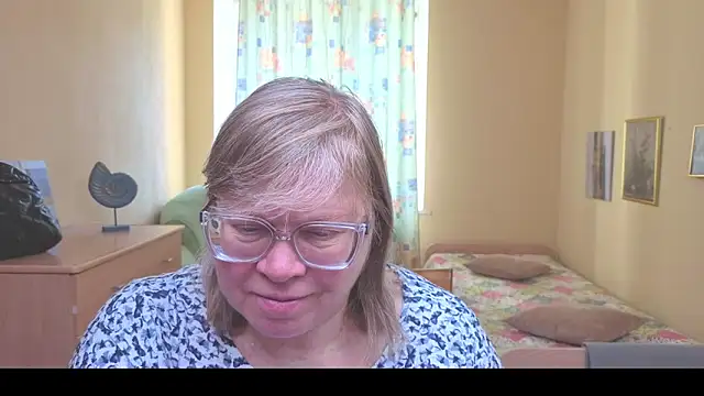 Emma Eclipsee online show from February 17, 8:00 am