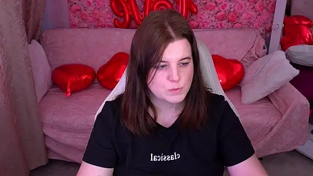 Snapshot of KristiFoxy chatting on February 18, 10:44 am KristiFoxy online show from February 18, 10:44 am