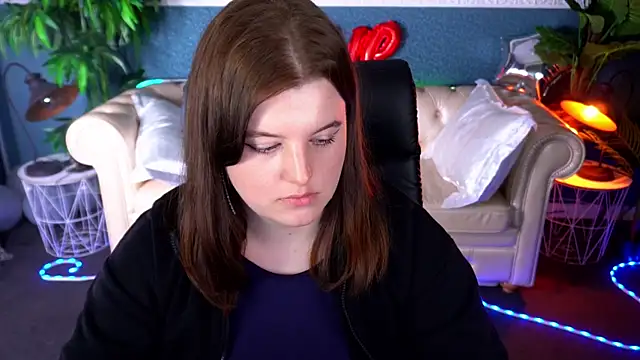 Snapshot of KristiFoxy chatting on February 24, 12:03 pm KristiFoxy online show from February 24, 12:03 pm