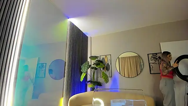 Snapshot of MissObsidian chatting on February 15, 9:11 pm MissObsidian online show from February 15, 9:11 pm