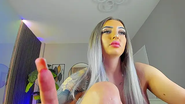 Snapshot of MissObsidian chatting on February 23, 9:34 pm MissObsidian online show from February 23, 9:34 pm