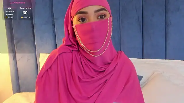 Snapshot of fatimarab__ chatting on February 11, 3:44 am fatimarab online show from February 11, 3:44 am