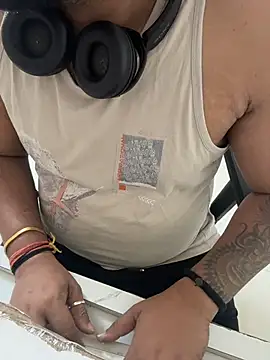 Snapshot of Rah0091 chatting on February 18, 9:44 pm Rah0091 online show from February 18, 9:44 pm