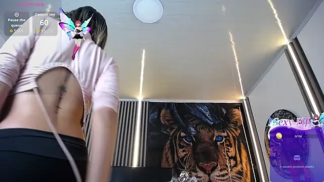 Snapshot of Karolyn_rousse chatting on March 1, 12:07 pm Karolyn rousse online show from March 1, 12:07 pm