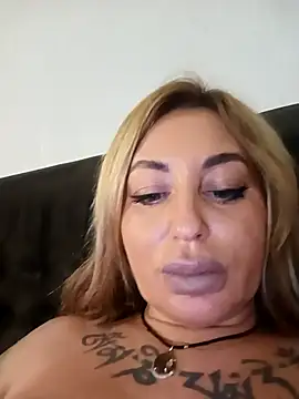 MiaMooly online show from November 13, 4:17 pm