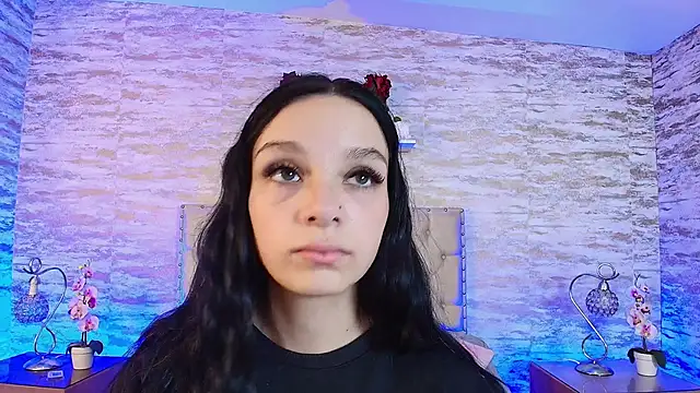 Elizabeth Ferrer online show from April 18, 12:20 pm