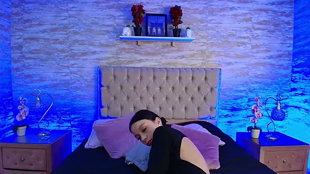 Elizabeth Ferrer online show from April 20, 12:19 pm