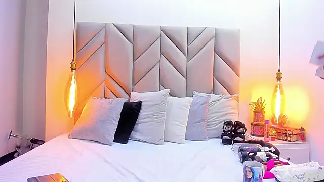 IsabellaFoox online show from April 21, 1:17 pm