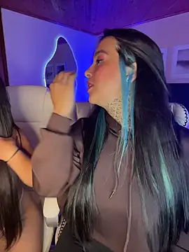 Annie Alicee online show from April 7, 3:12 pm