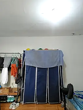thom 1 online show from May 14, 5:31 pm