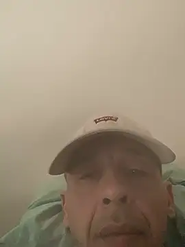 Snapshot of creativeX chatting on February 13, 10:33 am creativeX online show from February 13, 10:33 am