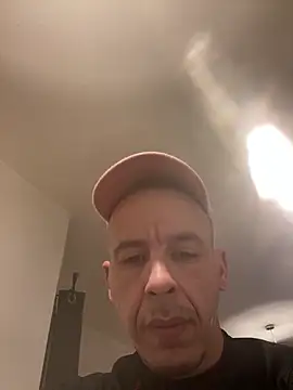 Snapshot of creativeX chatting on February 14, 1:02 am creativeX online show from February 14, 1:02 am