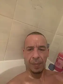 Snapshot of creativeX chatting on February 25, 2:37 pm creativeX online show from February 25, 2:37 pm