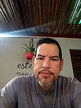 Snapshot of gordorichard chatting on February 18, 10:39 pm gordorichard online show from February 18, 10:39 pm