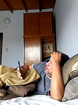 Snapshot of gordorichard chatting on March 3, 4:24 pm gordorichard online show from March 3, 4:24 pm