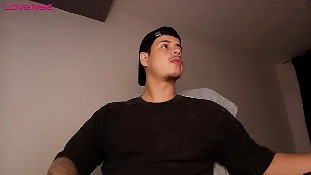 Snapshot of BjornSteel chatting on February 4, 8:09 am BjornSteel online show from February 4, 8:09 am