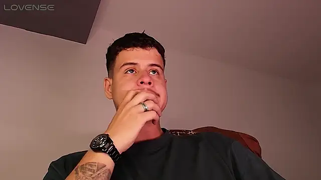 Snapshot of BjornSteel chatting on February 19, 5:25 am BjornSteel online show from February 19, 5:25 am