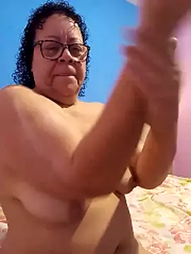 Snapshot of Luach chatting on February 12, 7:09 pm Luach online show from February 12, 7:09 pm