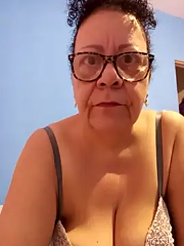 Snapshot of Luach chatting on February 25, 8:57 am Luach online show from February 25, 8:57 am