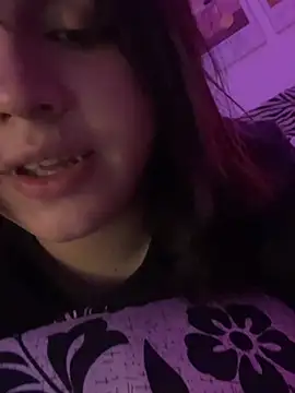 Daniellesins1 online show from April 3, 5:49 am