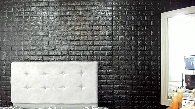 Snapshot of Calopezreal_ chatting on February 16, 1:07 pm Calopezreal online show from February 16, 1:07 pm