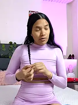 Snapshot of Julieta_Parker chatting on February 11, 3:28 pm Julieta Parker online show from February 11, 3:28 pm