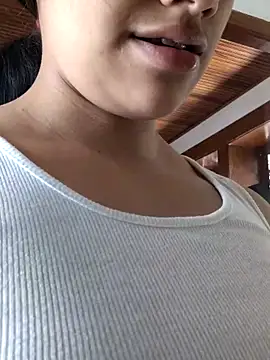 Snapshot of Julieta_Parker chatting on February 22, 4:05 pm Julieta Parker online show from February 22, 4:05 pm