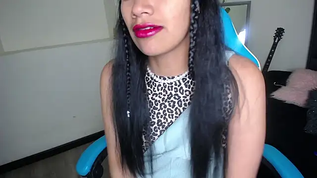 Julieta Parker online show from March 18, 5:49 pm