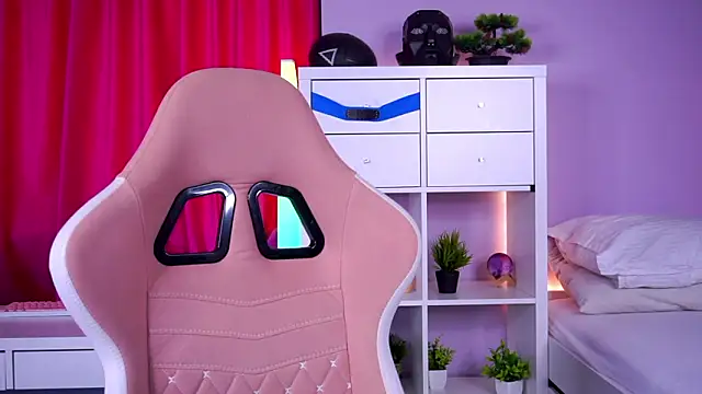 Snapshot of MistyReeds chatting on February 19, 5:58 am MistyReeds online show from February 19, 5:58 am