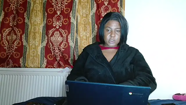 CurvySashia online show from April 10, 11:42 pm