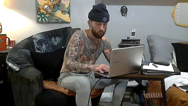 Snapshot of F_D_R_ chatting on March 4, 6:08 am F D R online show from March 4, 6:08 am