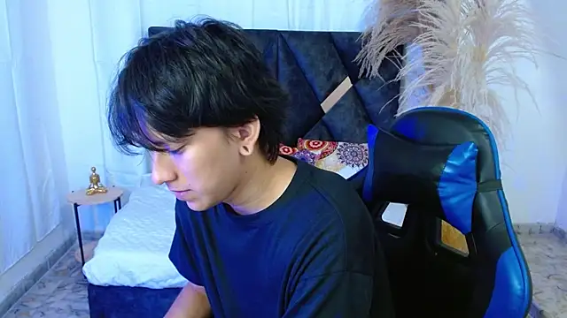 Snapshot of nikoo_18 chatting on February 16, 2:24 pm nikoo 18 online show from February 16, 2:24 pm