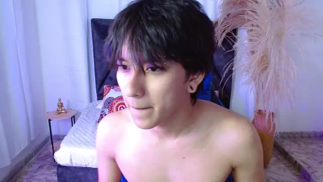 Snapshot of nikoo_18 chatting on February 19, 1:51 pm nikoo 18 online show from February 19, 1:51 pm