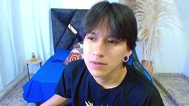 Snapshot of nikoo_18 chatting on March 3, 2:12 pm nikoo 18 online show from March 3, 2:12 pm