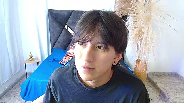 Snapshot of nikoo_18 chatting on March 4, 1:39 pm nikoo 18 online show from March 4, 1:39 pm