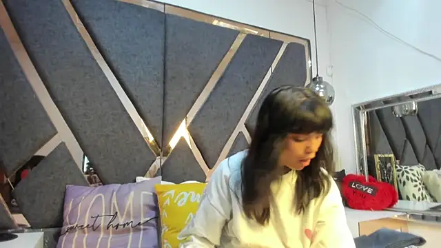 Maggyx online show from March 15, 2:56 pm